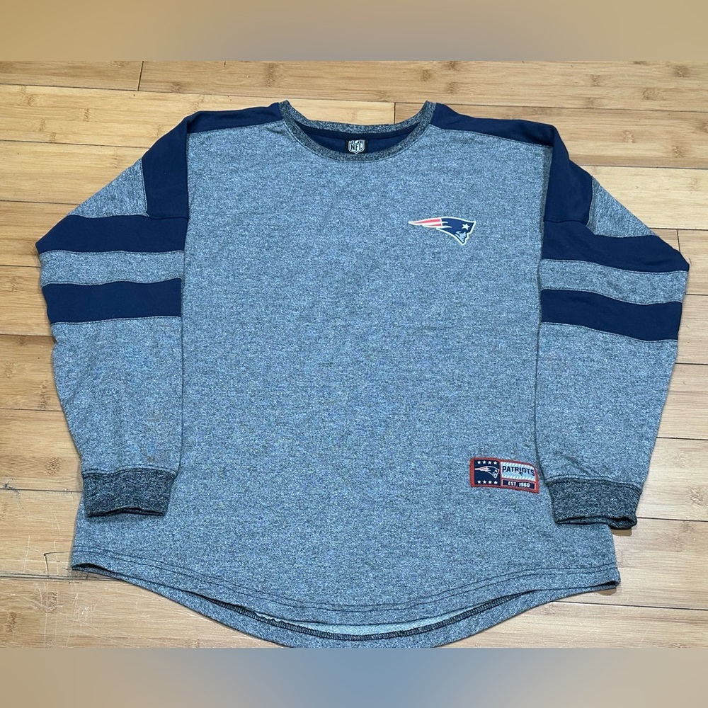 NFL Women’s Gray and Blue Crewneck Sweater